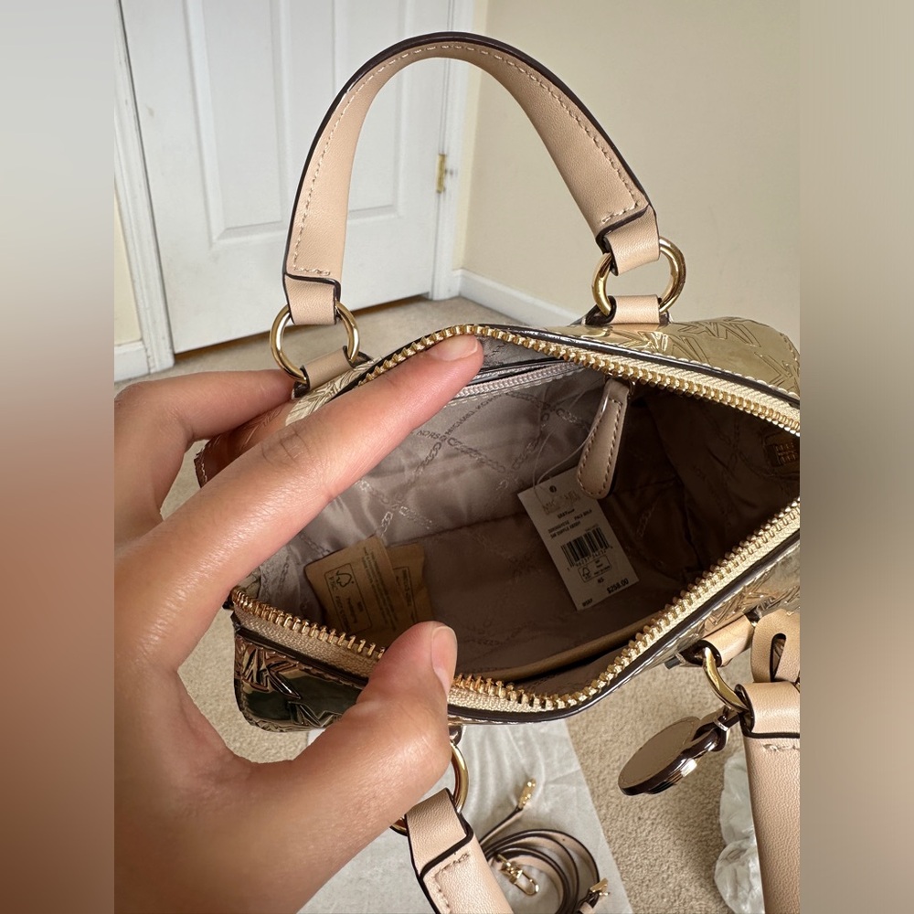 NWT Michael Kors Grayson small duffle crossbody bag metallic - Picture 7 of 10